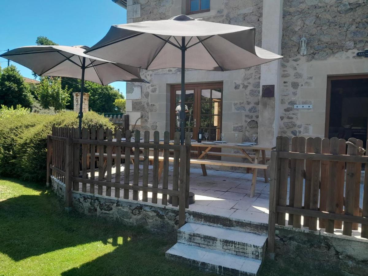 The Railway Cottage - Characterful And Comfortable Holiday Cottage Piégut-Pluviers Exteriör bild